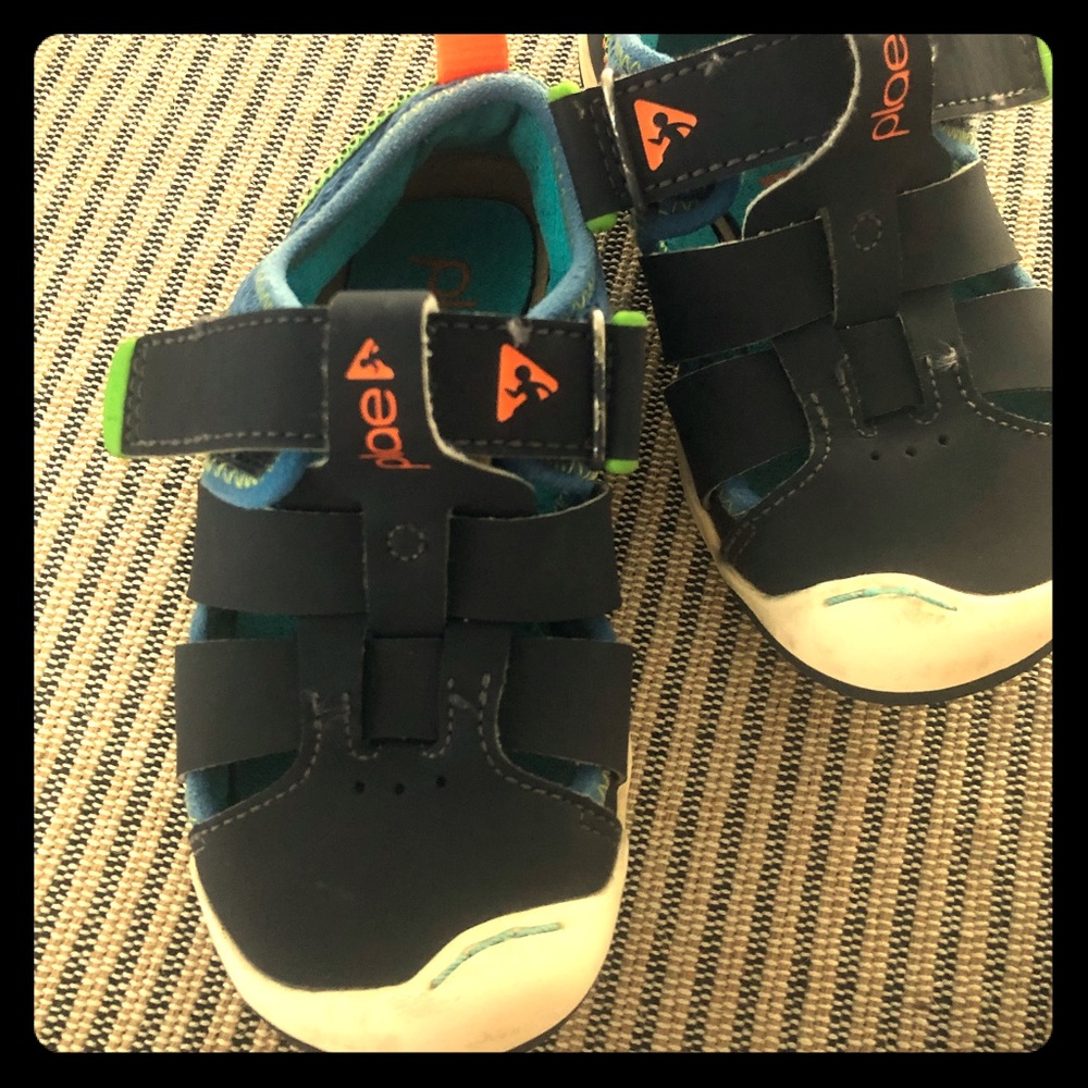 PLAE kids shoes size 9 toddler
